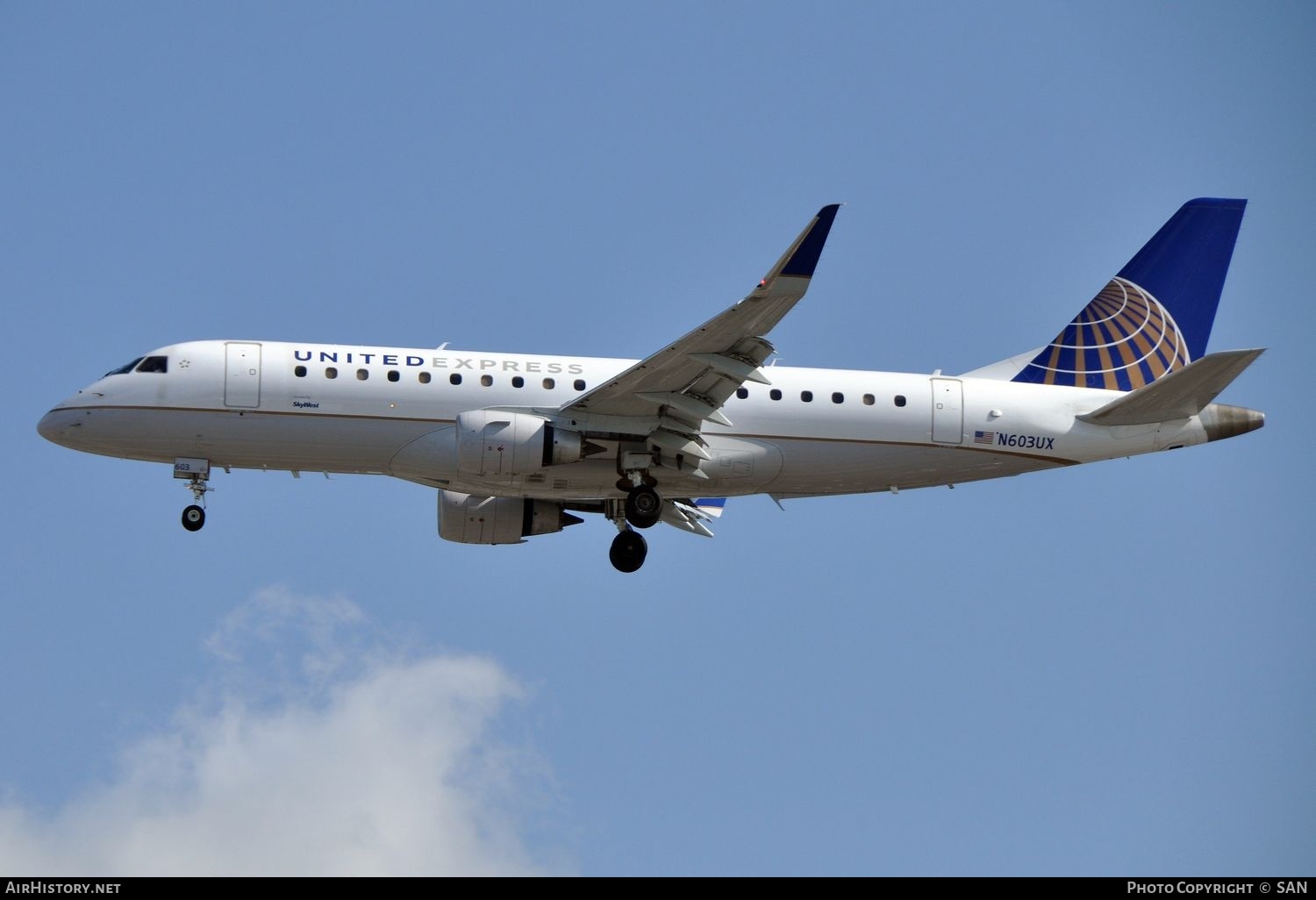 Aircraft Photo of N603UX | Embraer 175SC (ERJ-170-200LL) | United Express | AirHistory.net #832878