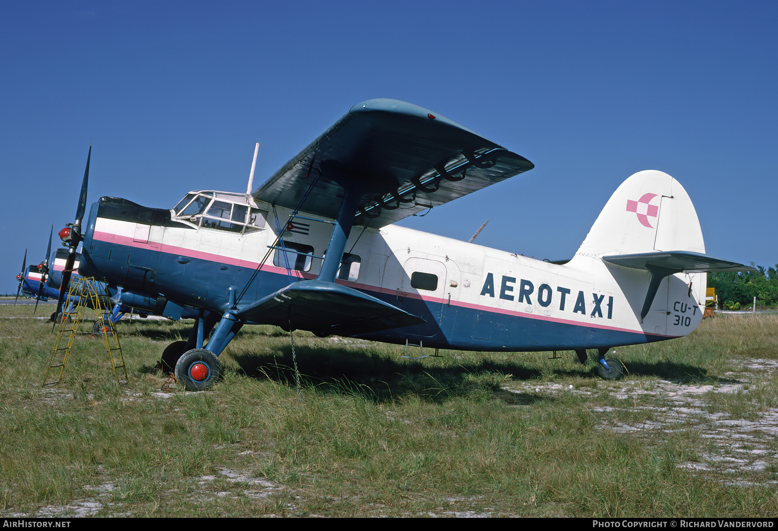 Aircraft Photo of CU-T310 | Antonov An-2R | Aerotaxi | AirHistory.net #832926