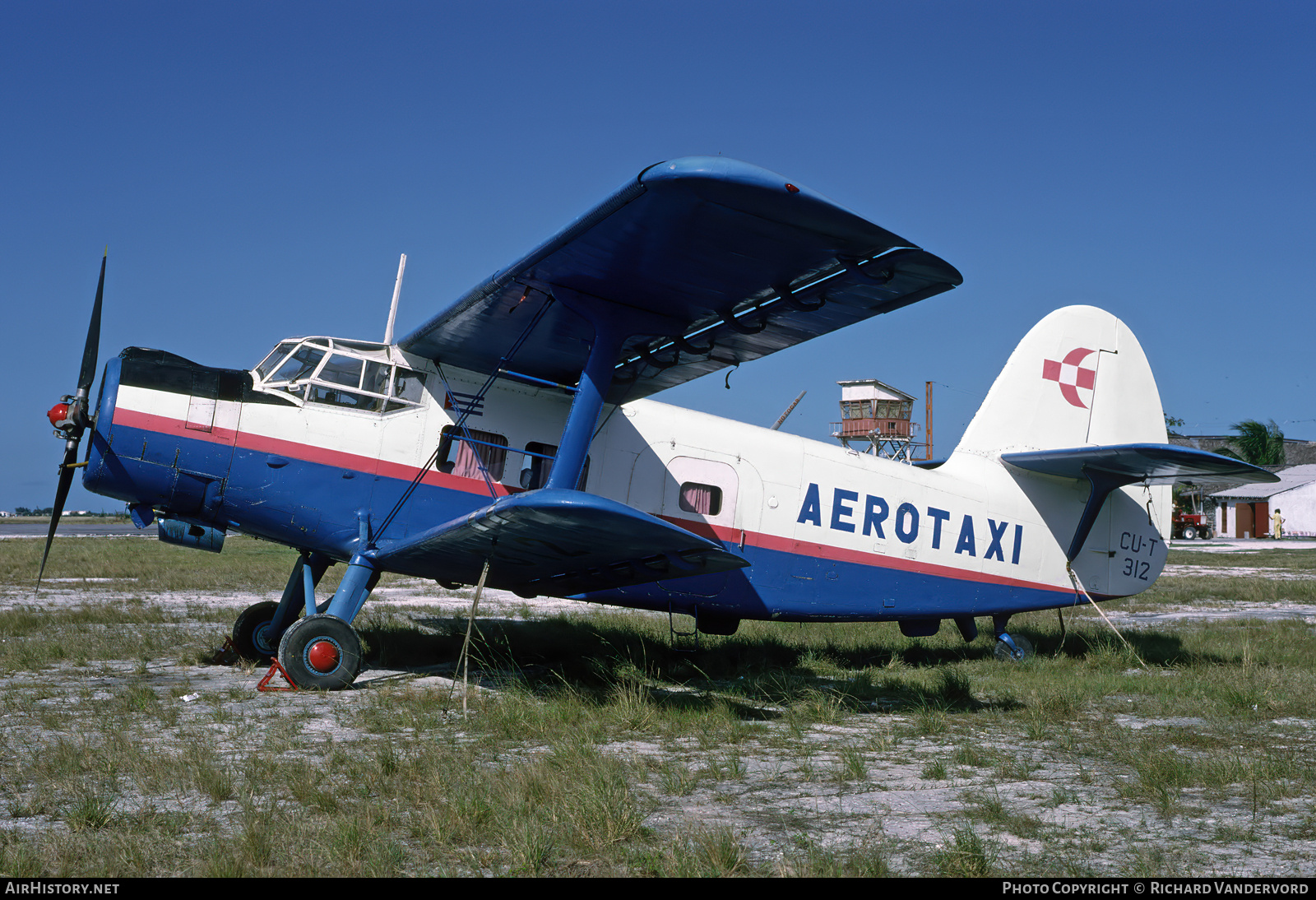 Aircraft Photo of CU-T312 | Antonov An-2R | Aerotaxi | AirHistory.net #832932