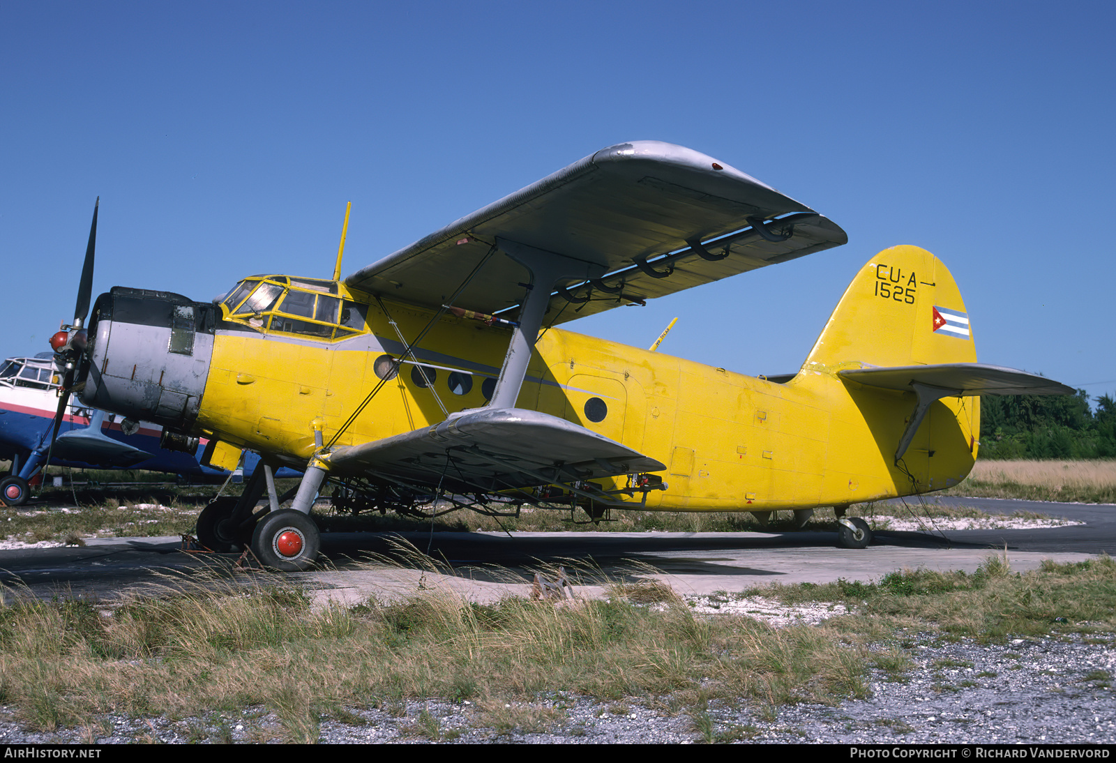 Aircraft Photo of CU-A1525 | Antonov An-2R | AirHistory.net #832940