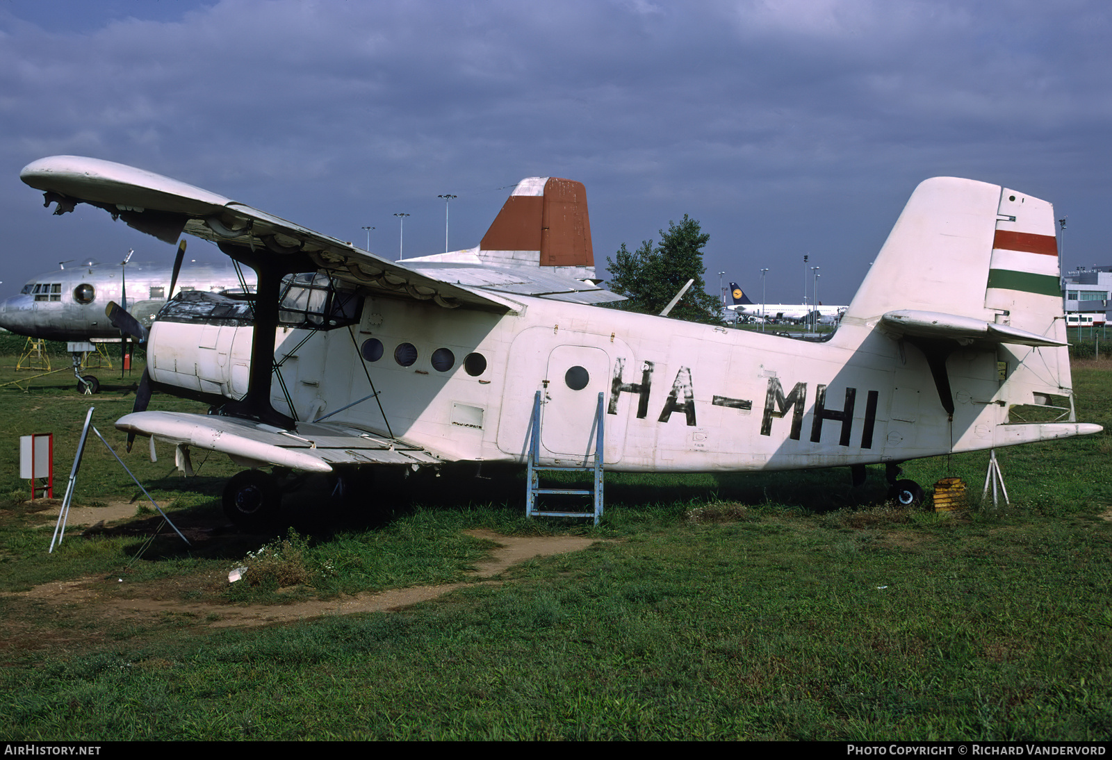 Aircraft Photo of HA-MHI | Antonov An-2M | AirHistory.net #832967