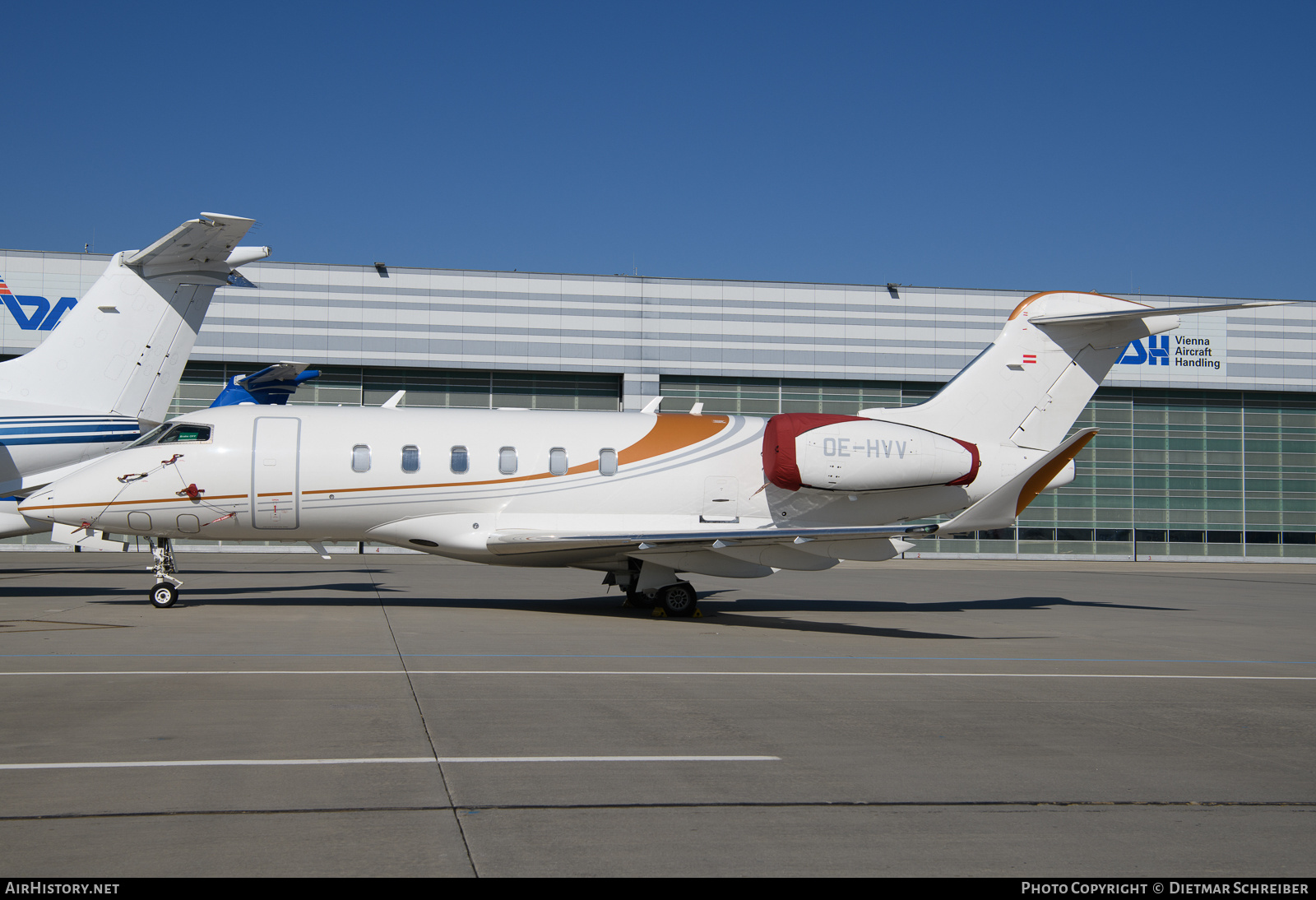 Aircraft Photo of OE-HVV | Bombardier Challenger 350 (BD-100-1A10) | AirHistory.net #833387