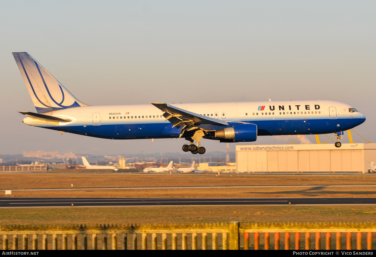 Aircraft Photo of N662UA | Boeing 767-322/ER | United Airlines | AirHistory.net #833457