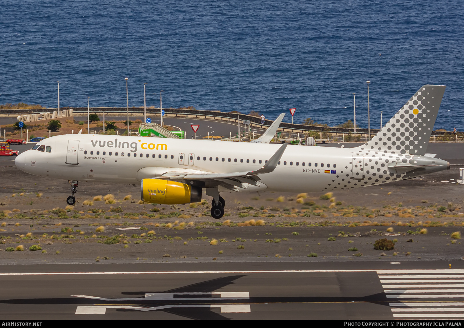 Aircraft Photo of EC-MVD | Airbus A320-232 | Vueling Airlines | AirHistory.net #833495