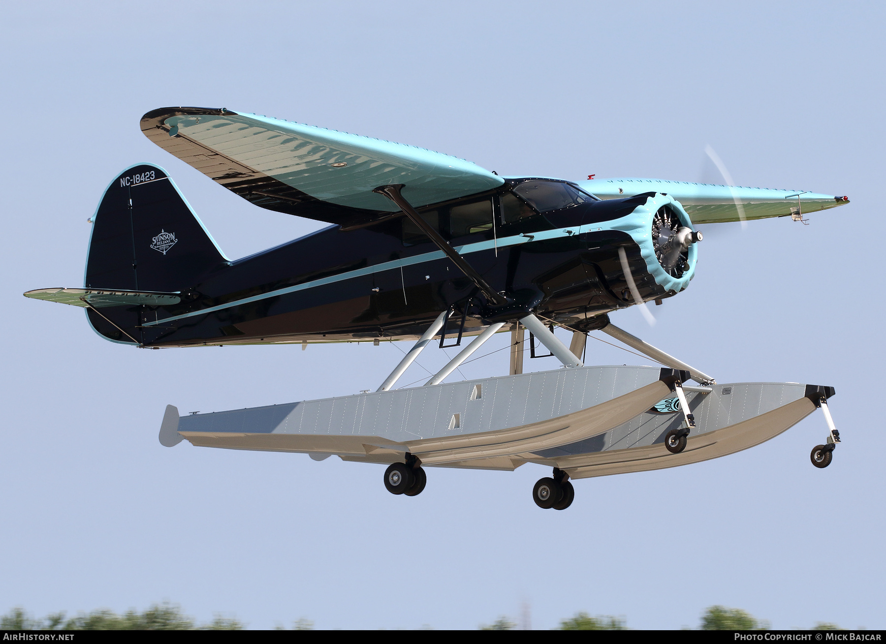 Aircraft Photo of N18423 | Stinson SR-9C Reliant | AirHistory.net #833537