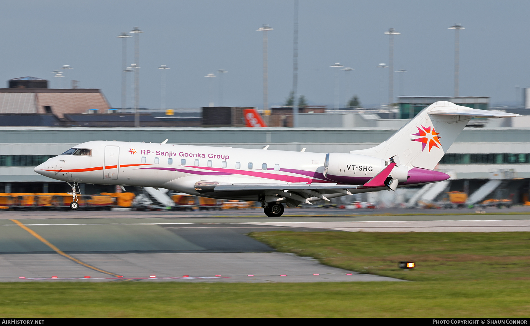 Aircraft Photo of VT-SHG | Bombardier Global 5000 (BD-700-1A11) | RP Sanjiv Goenka Group | AirHistory.net #833624