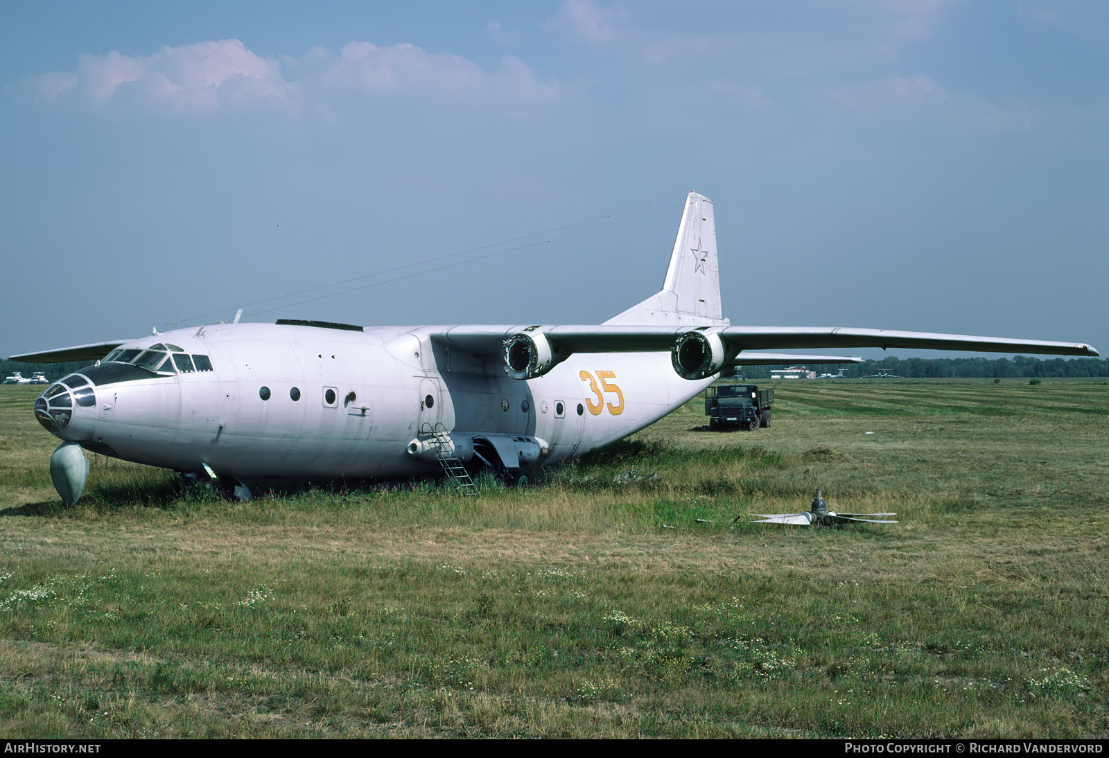 Aircraft Photo of 35 yellow | Antonov An-12AP | Russia - Air Force | AirHistory.net #833661