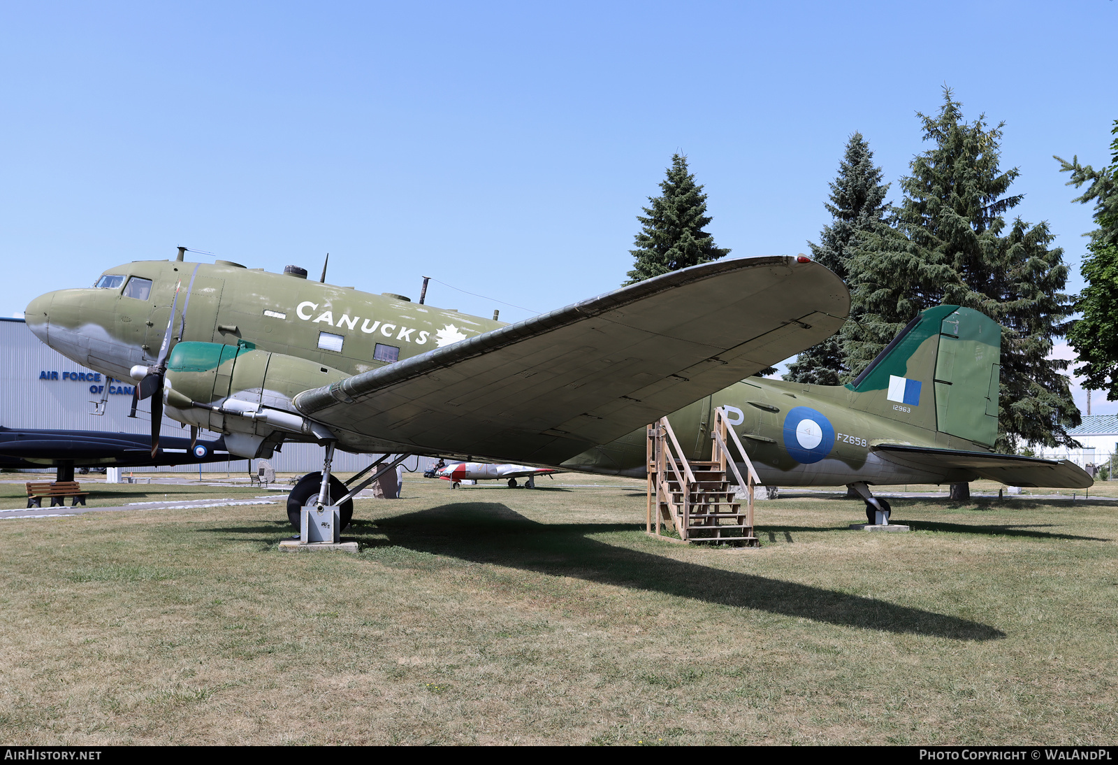 Aircraft Photo of 12963 / FZ658 | Douglas CC-129 Dakota 3N | Canada - Air Force | UK - Air Force | AirHistory.net #833790