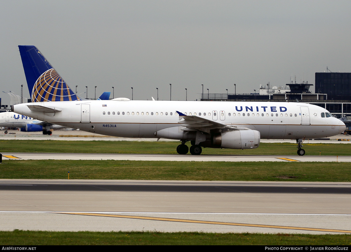 Aircraft Photo of N453UA | Airbus A320-232 | United Airlines | AirHistory.net #834008