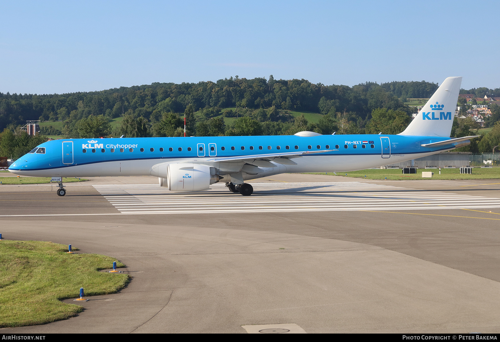 Aircraft Photo of PH-NXY | Embraer 195-E2 (ERJ-190-400) | KLM Cityhopper | AirHistory.net #834258