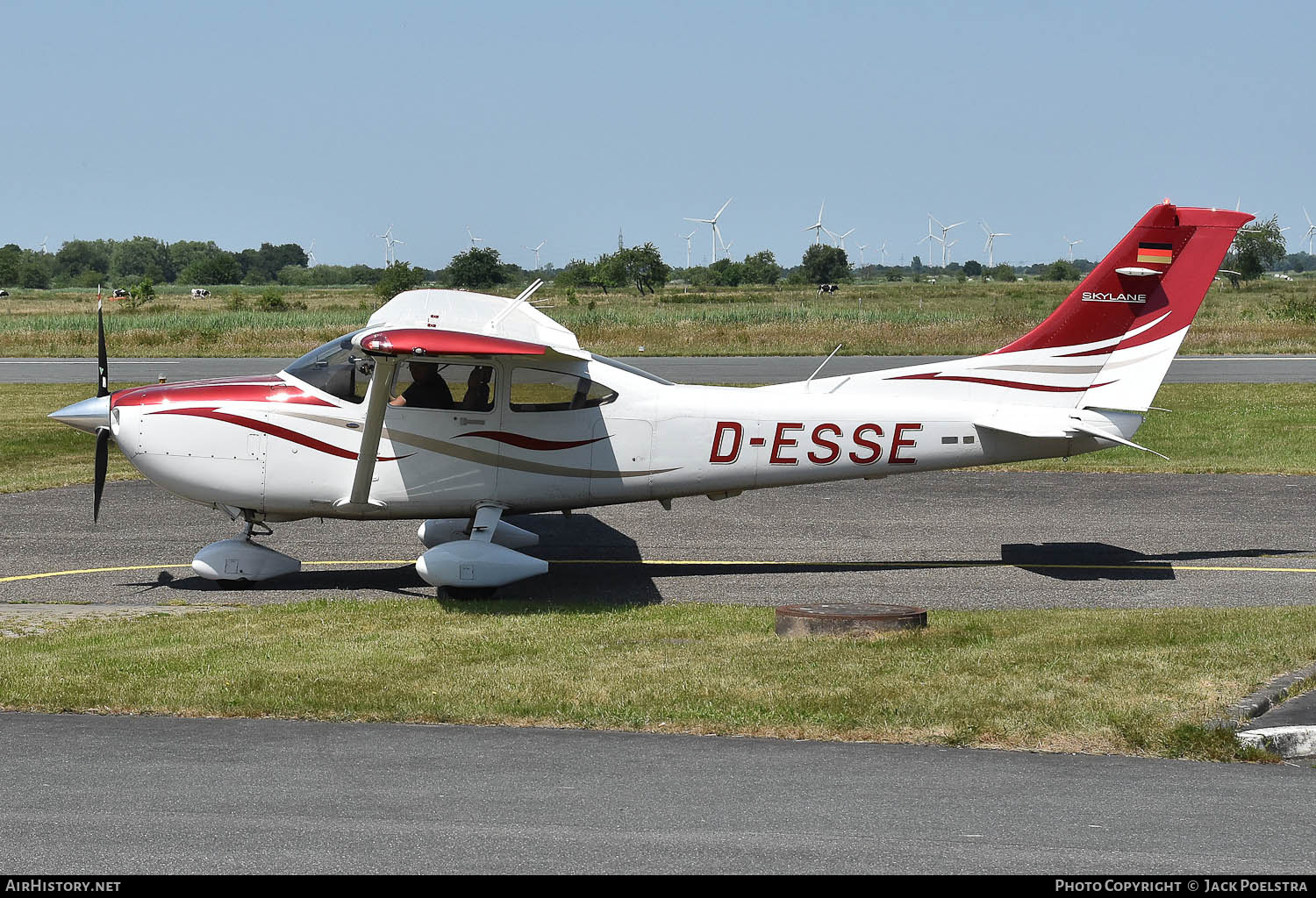Aircraft Photo of D-ESSE | Cessna 182T Skylane | AirHistory.net #834266
