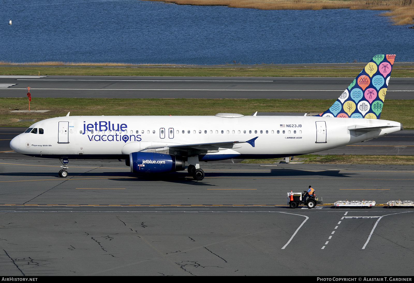 Aircraft Photo of N623JB | Airbus A320-232 | JetBlue Vacations | AirHistory.net #834381