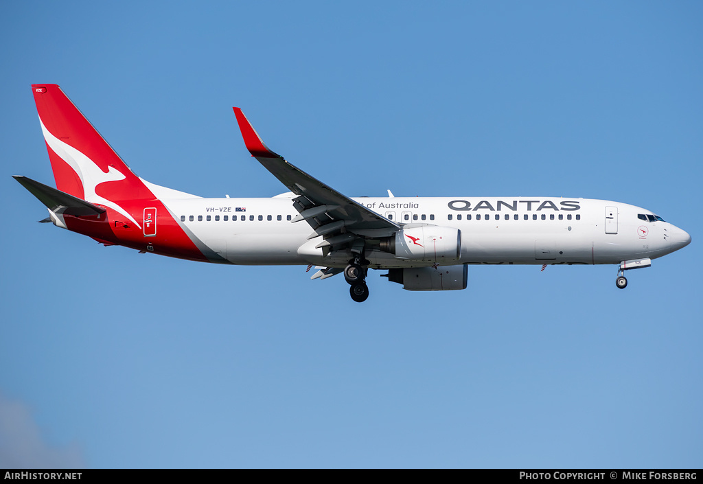 Aircraft Photo of VH-VZE | Boeing 737-838 | Qantas | AirHistory.net #834406
