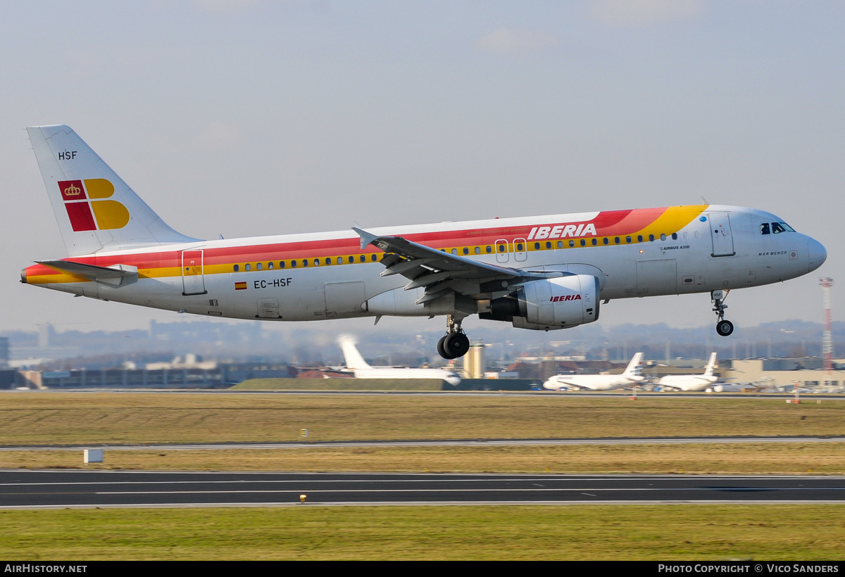 Aircraft Photo of EC-HSF | Airbus A320-214 | Iberia | AirHistory.net #834424