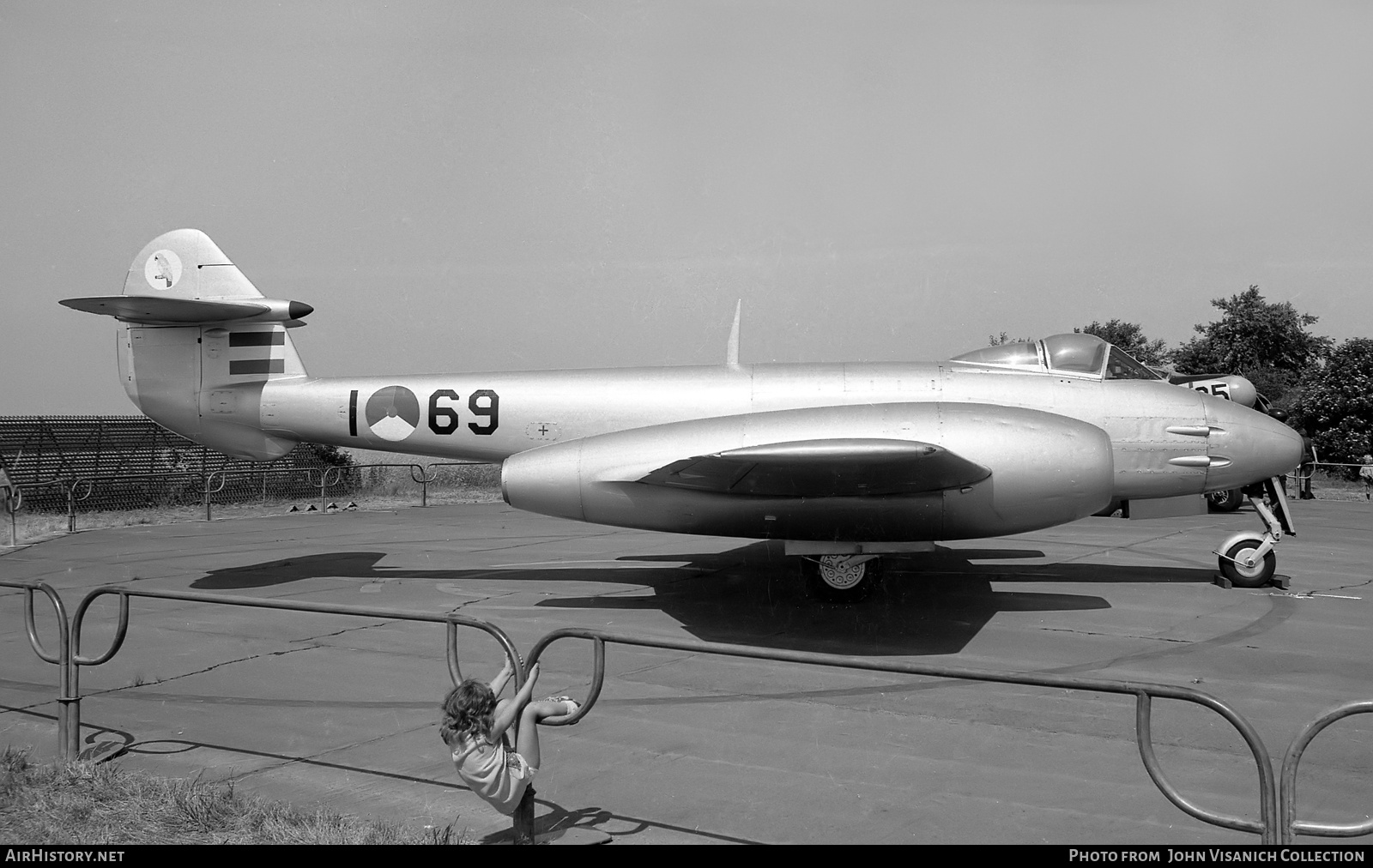 Aircraft Photo of I-69 | Gloster Meteor F4 | Netherlands - Air Force | AirHistory.net #834467