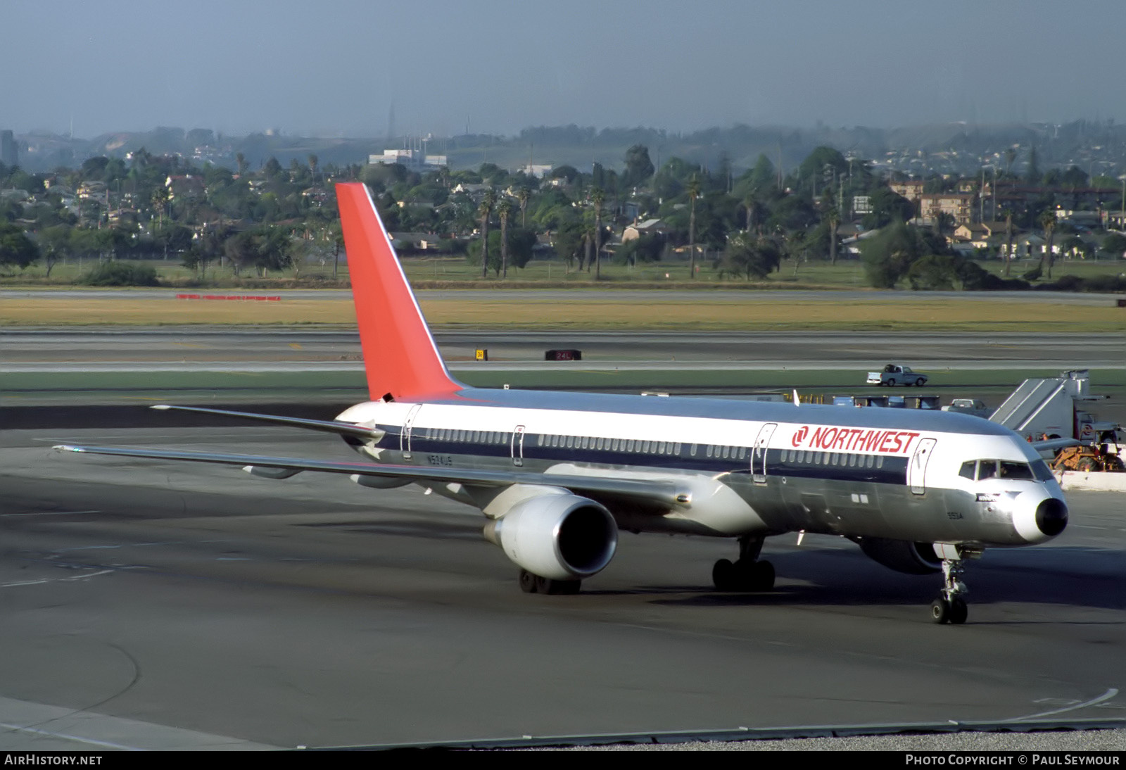 Aircraft Photo of N534US | Boeing 757-251 | Northwest Airlines | AirHistory.net #834471