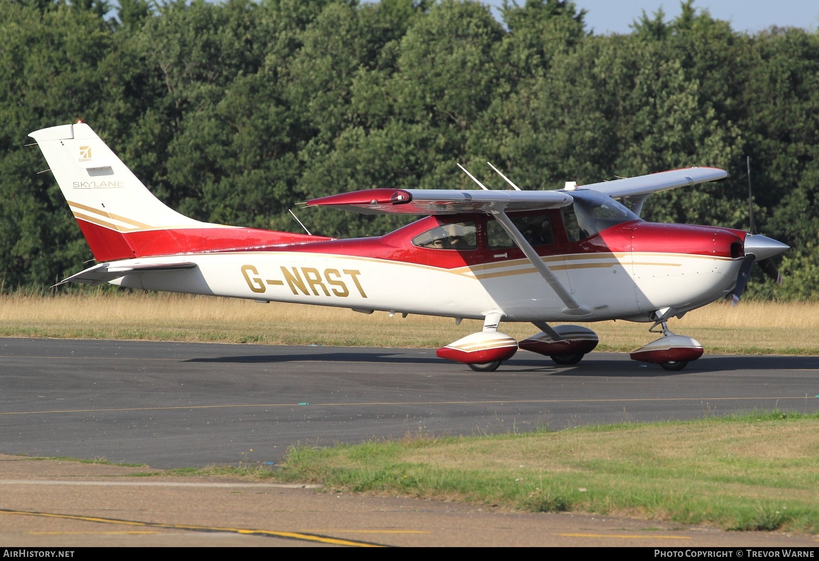 Aircraft Photo of G-NRST | Cessna 182T Skylane | AirHistory.net #834627