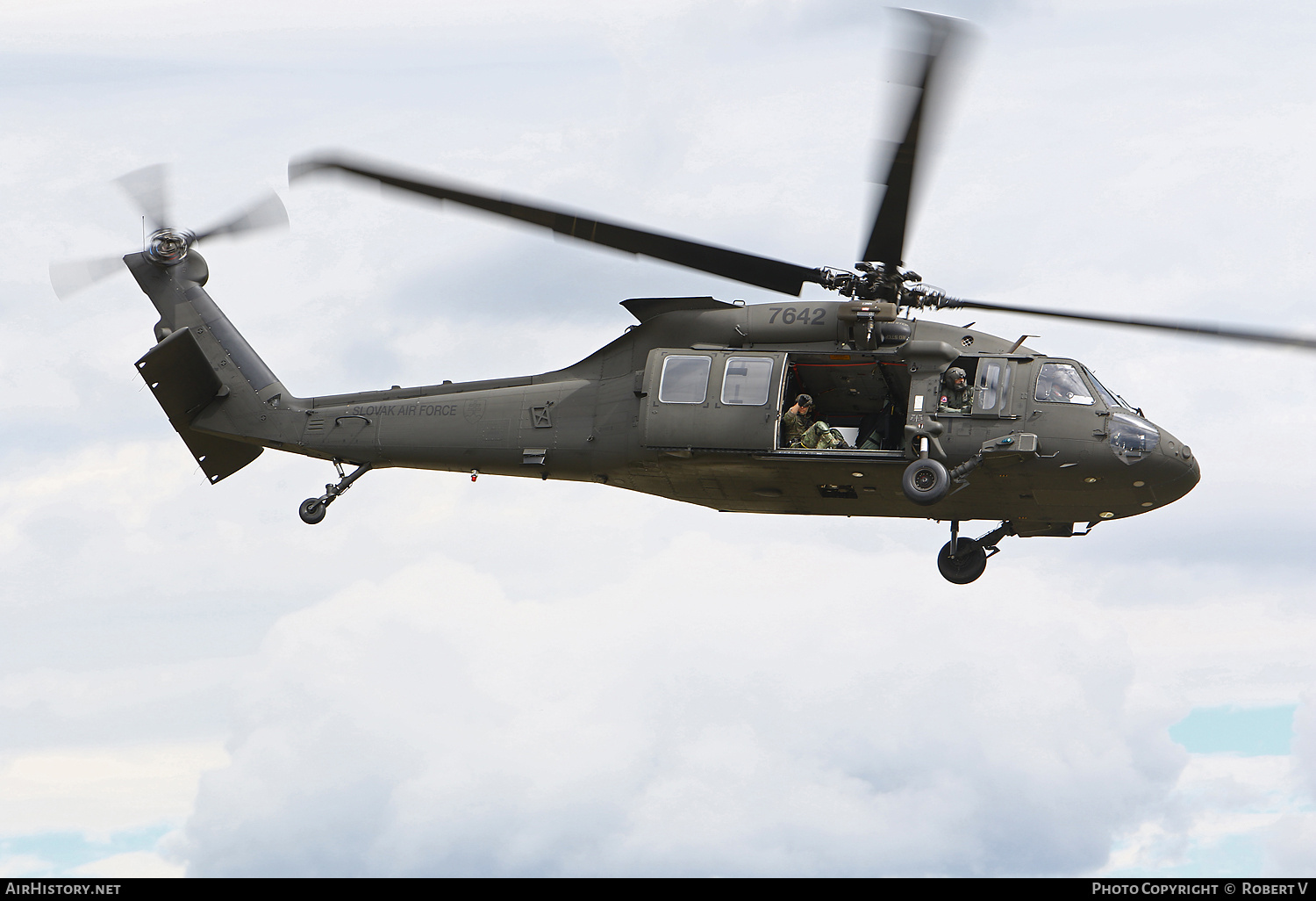 Aircraft Photo of 7642 | Sikorsky UH-60M Black Hawk (S-70A) | Slovakia - Air Force | AirHistory.net #834694