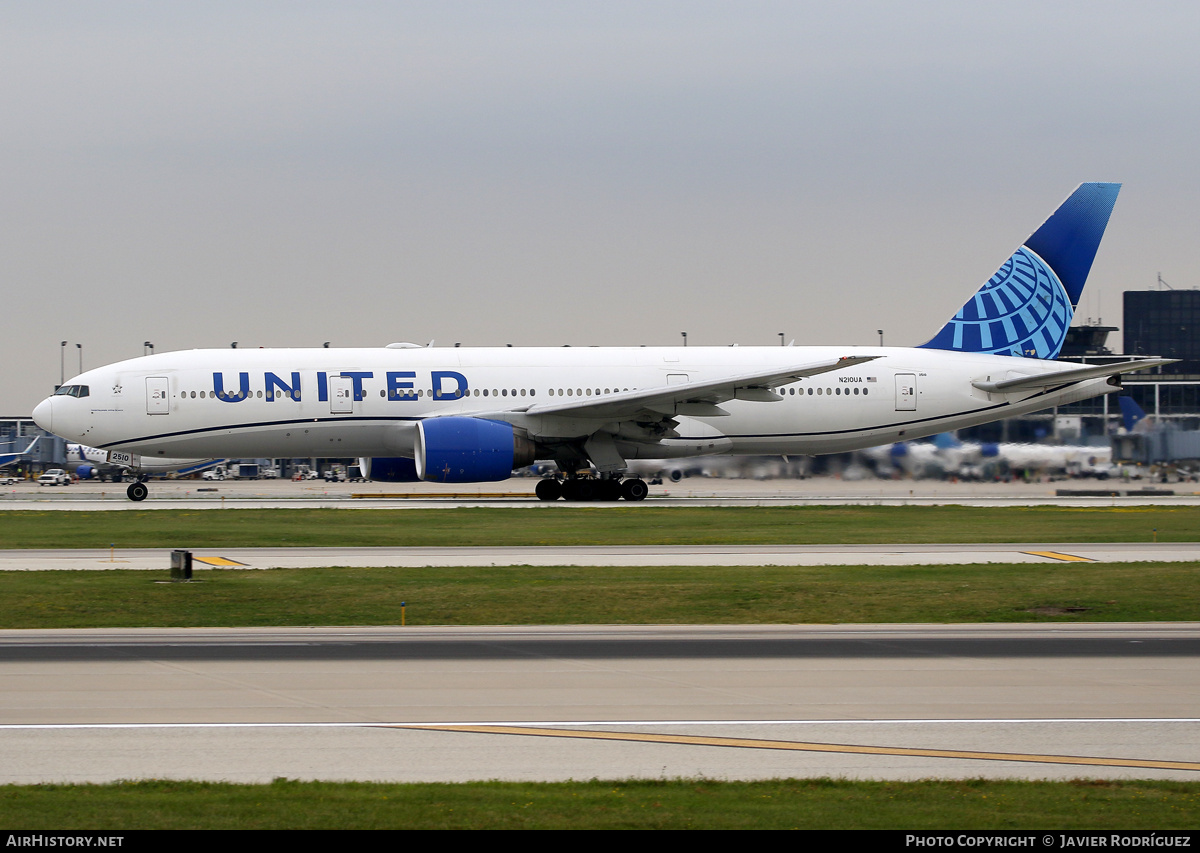 Aircraft Photo of N210UA | Boeing 777-222 | United Airlines | AirHistory.net #834712