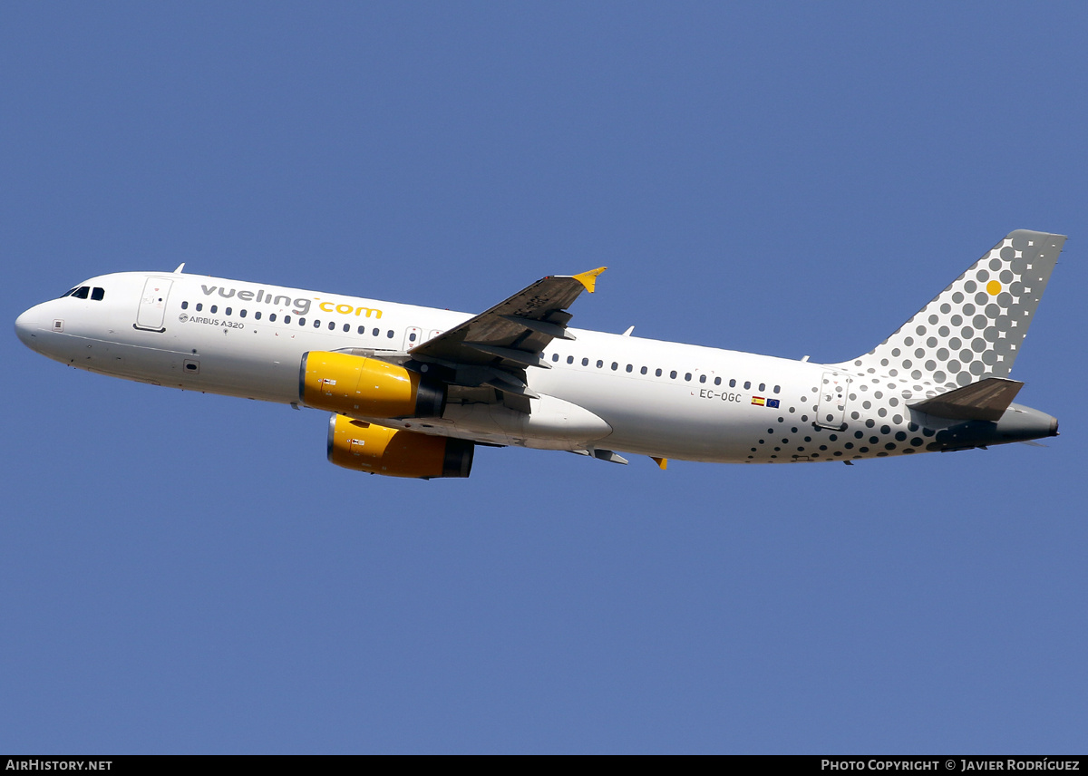 Aircraft Photo of EC-OGC | Airbus A320-232 | Vueling Airlines | AirHistory.net #834725