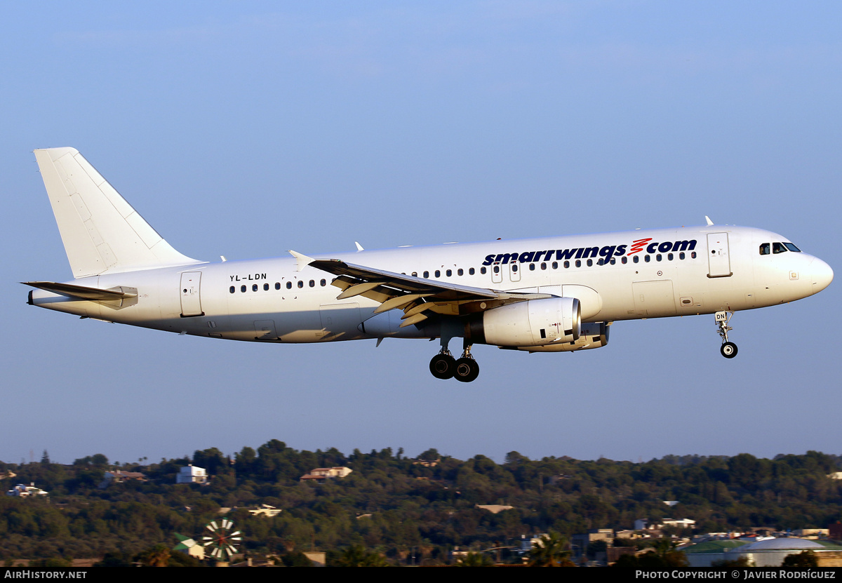 Aircraft Photo of YL-LDN | Airbus A320-232 | Smartwings | AirHistory.net #834727