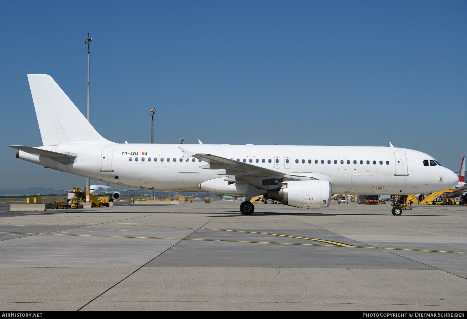 Aircraft Photo of YR-ADA | Airbus A320-214 | Flyyo | AirHistory.net #834876