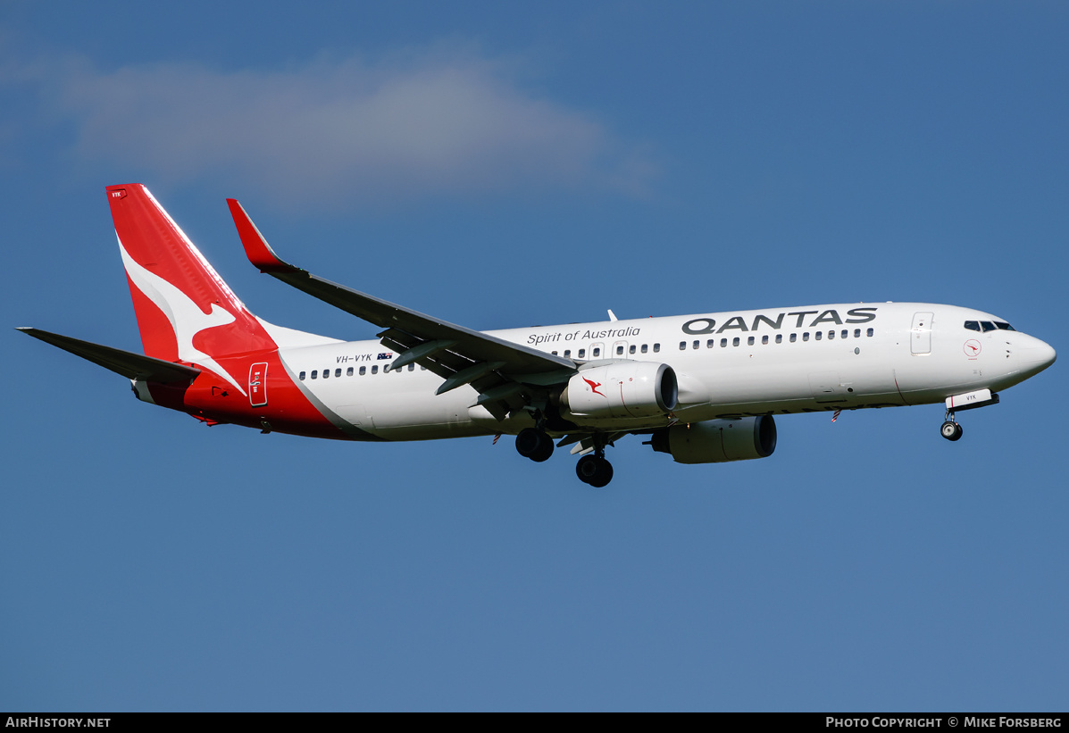 Aircraft Photo of VH-VYK | Boeing 737-838 | Qantas | AirHistory.net #834948