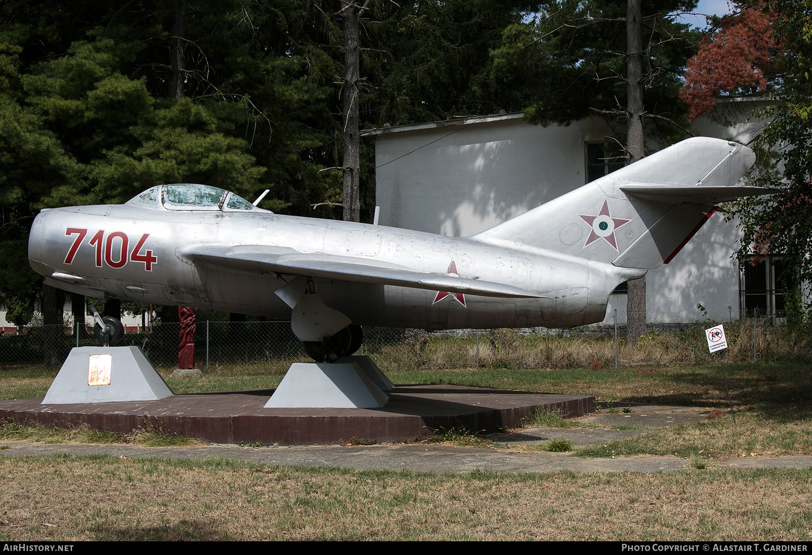 Aircraft Photo of 7104 | Mikoyan-Gurevich MiG-15bis | Hungary - Air Force | AirHistory.net #835024