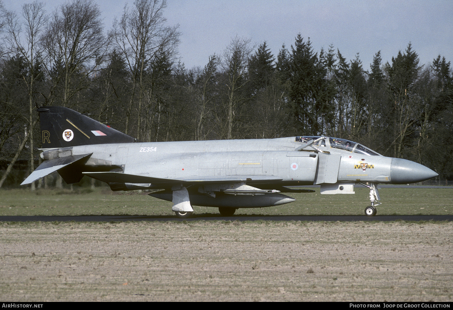 Aircraft Photo of ZE354 | McDonnell Douglas F-4J(UK) Phantom | UK - Air Force | AirHistory.net #835041