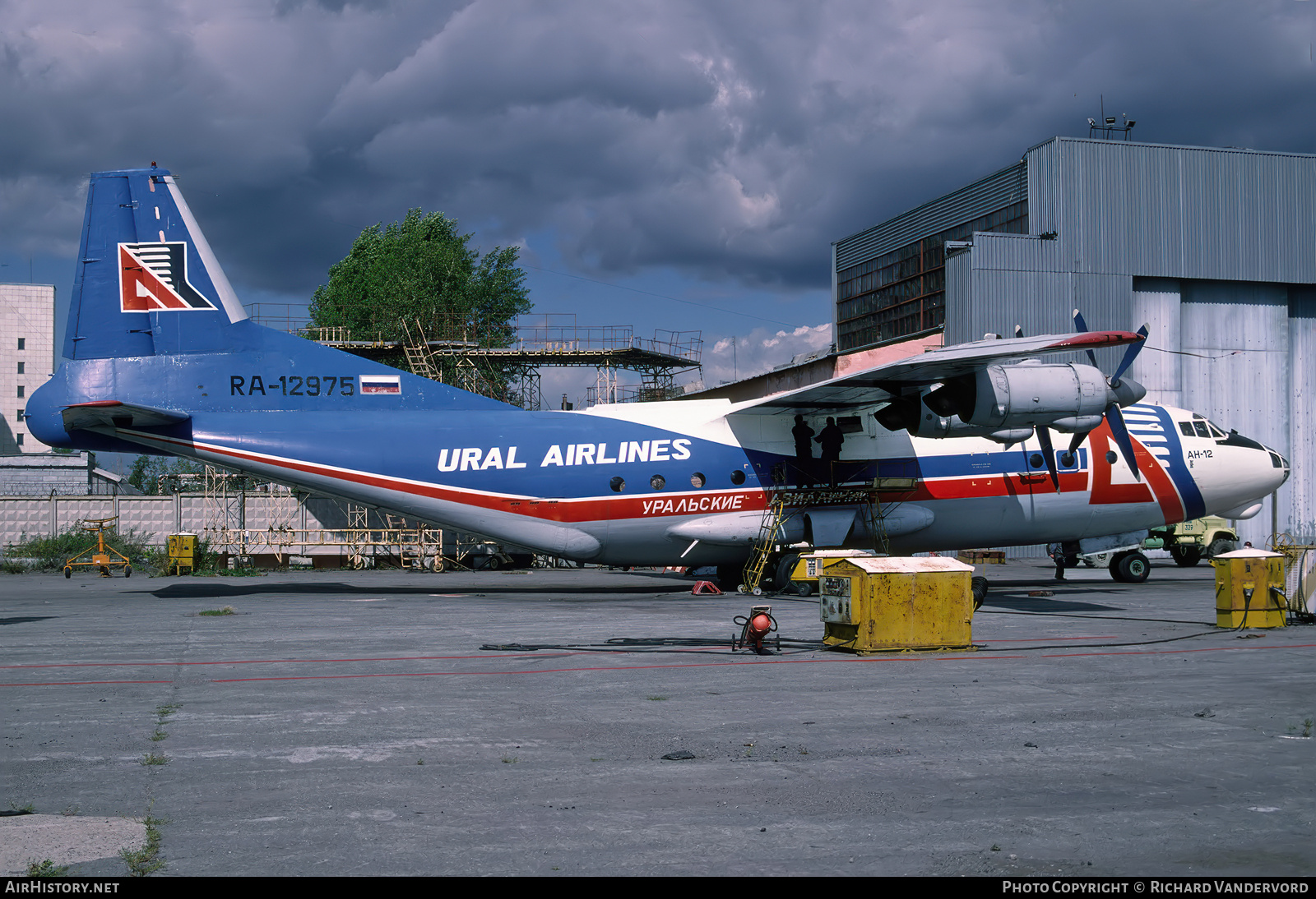 Aircraft Photo of RA-12975 | Antonov An-12B | Ural Airlines | AirHistory.net #835127