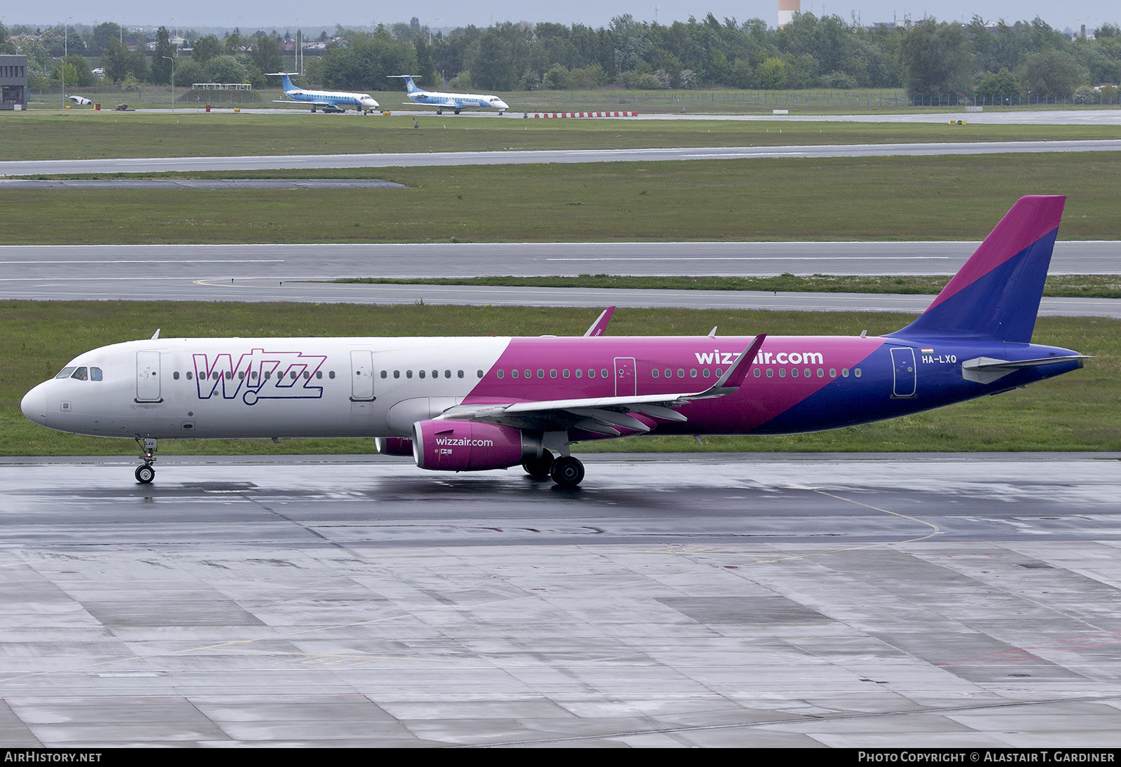 Aircraft Photo of HA-LXQ | Airbus A321-231 | Wizz Air | AirHistory.net #835165