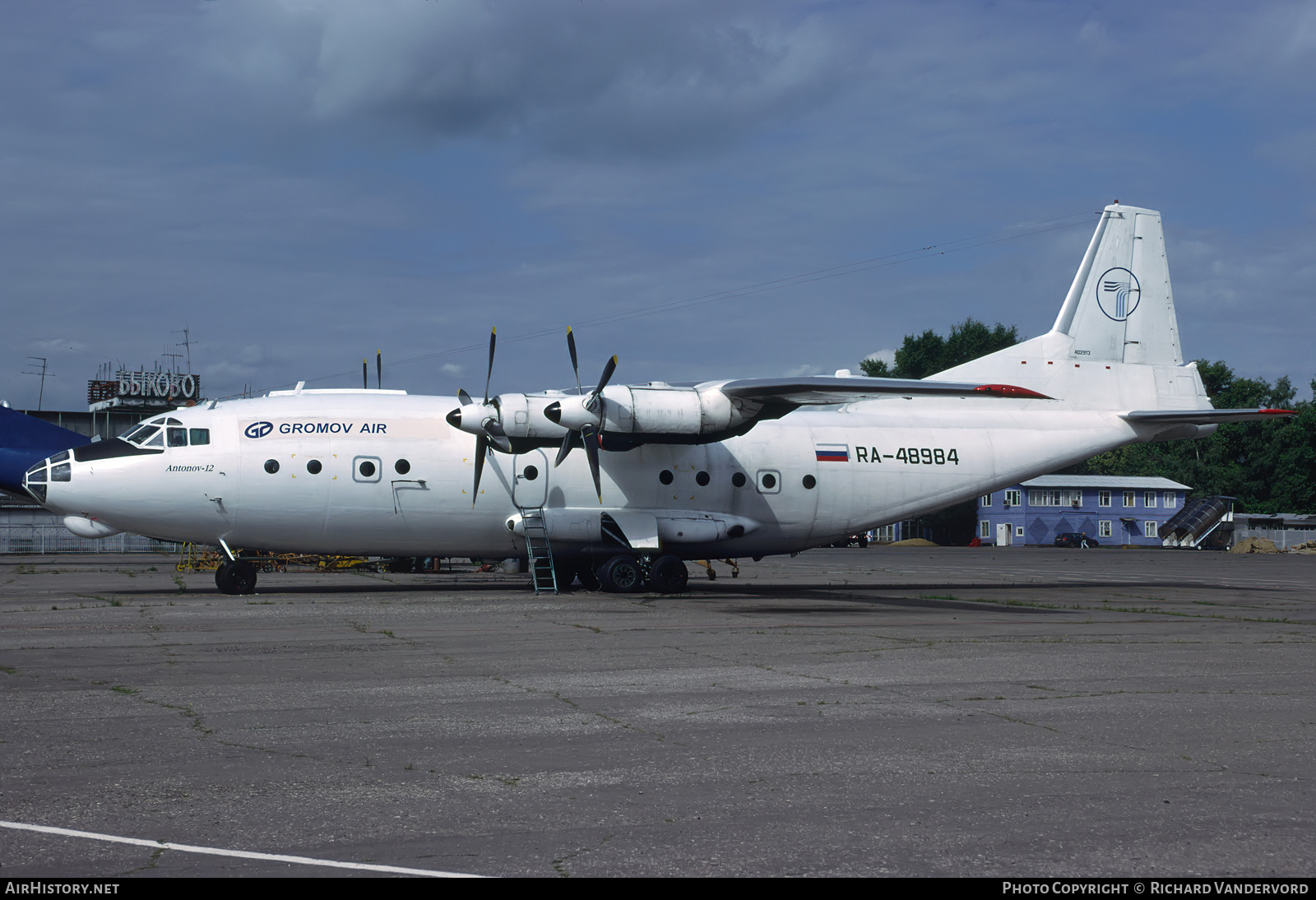 Aircraft Photo of RA-48984 | Antonov An-12B | Gromov Air | AirHistory.net #835221