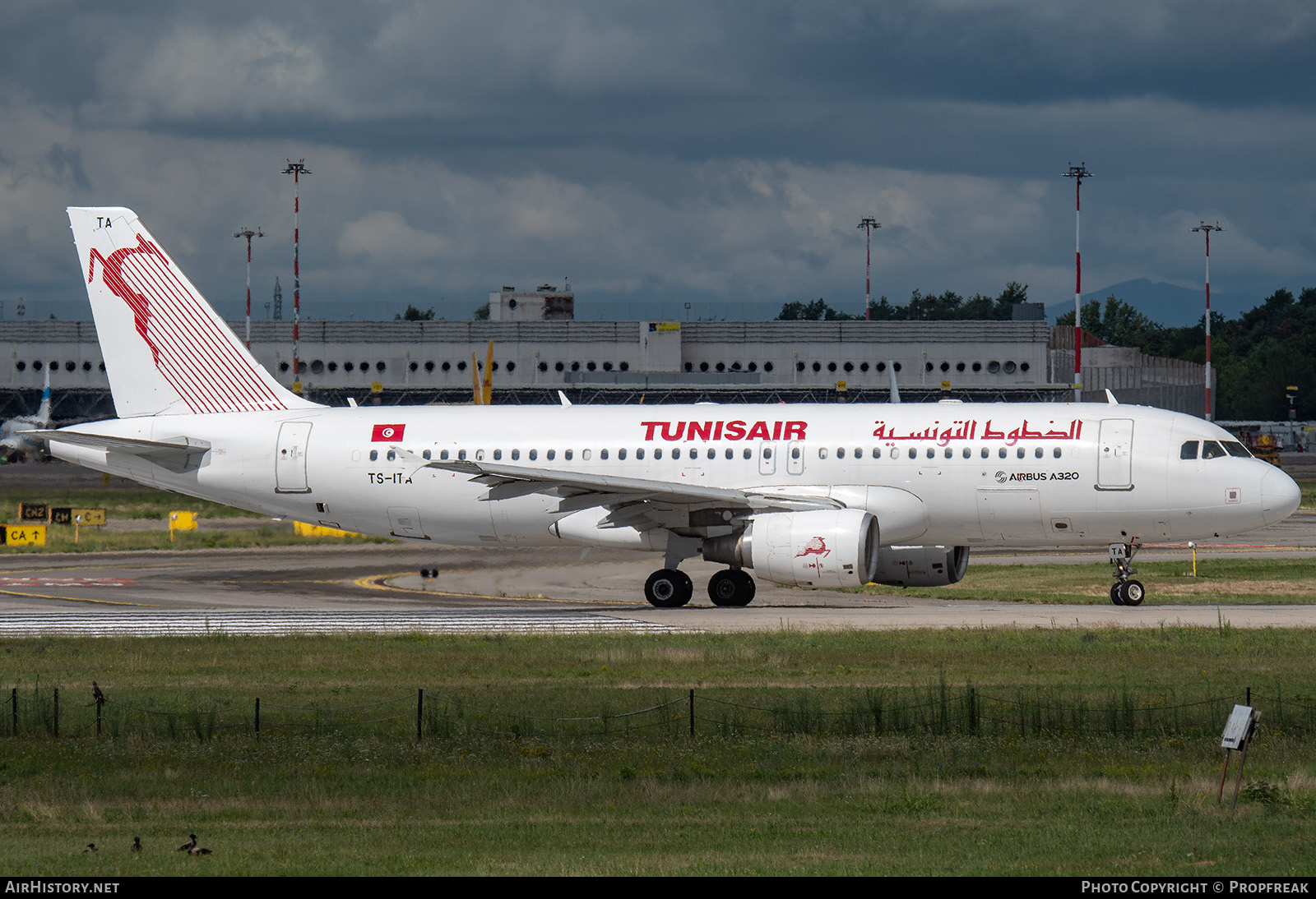 Aircraft Photo of TS-ITA | Airbus A320-214 | Tunisair | AirHistory.net #835302