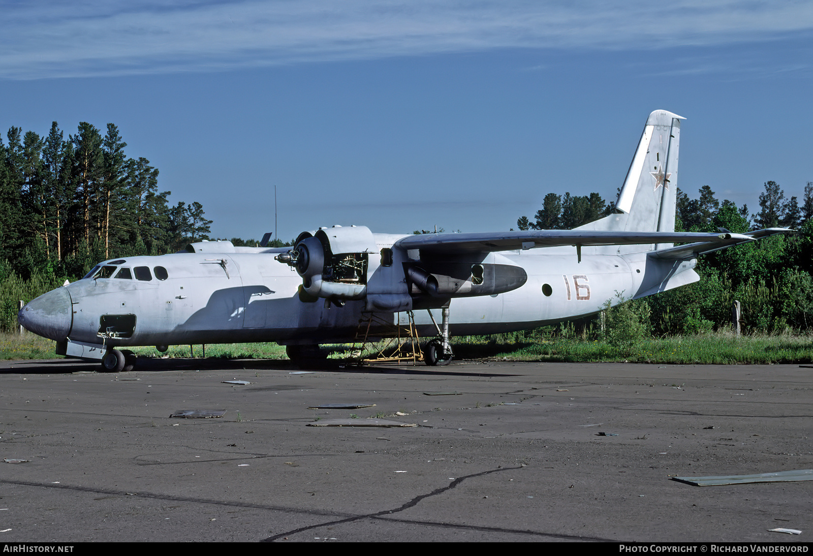 Aircraft Photo of 16 red | Antonov An-24T | Russia - Air Force | AirHistory.net #835430
