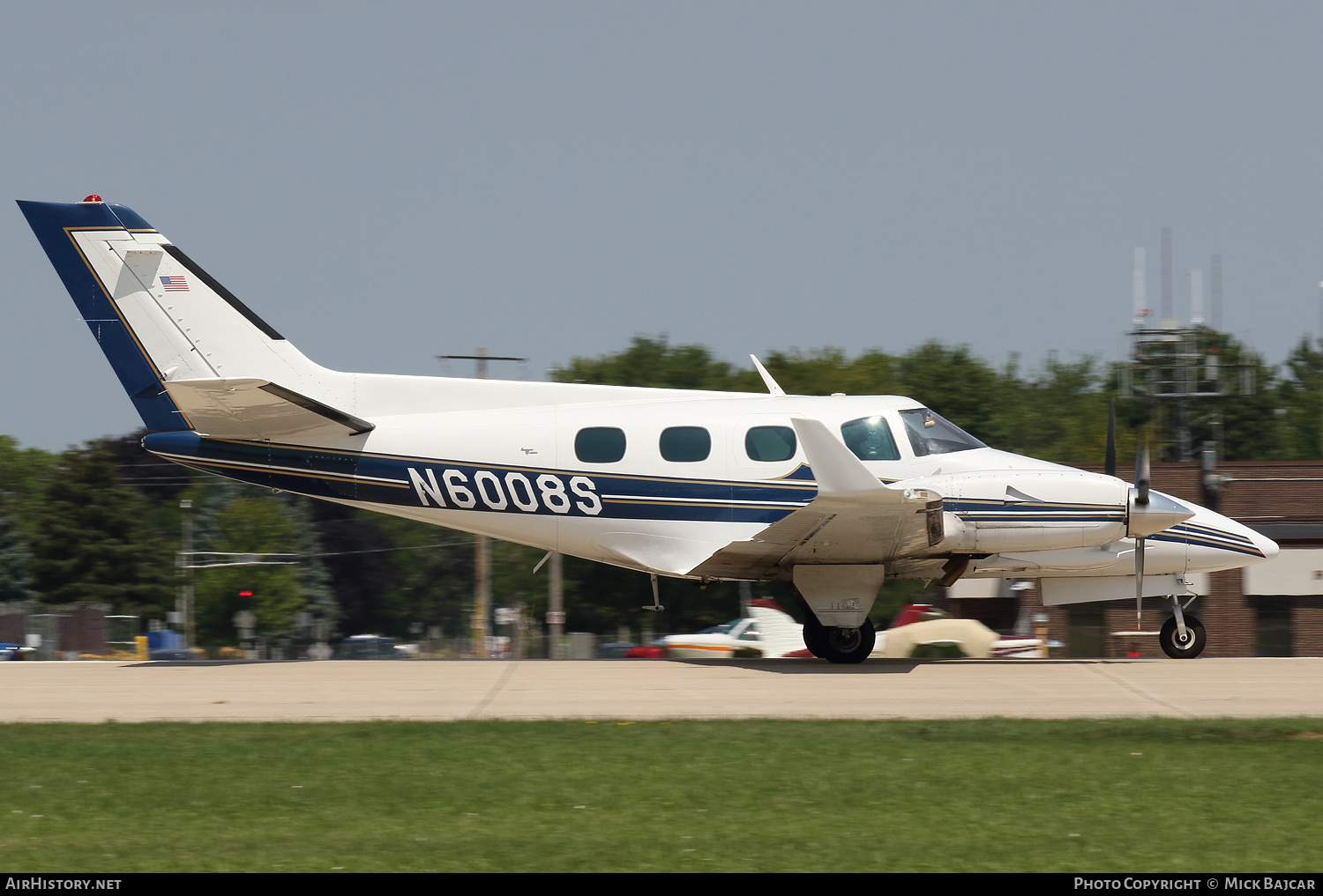 Aircraft Photo of N6008S | Beech B60/WL Duke | AirHistory.net #835475
