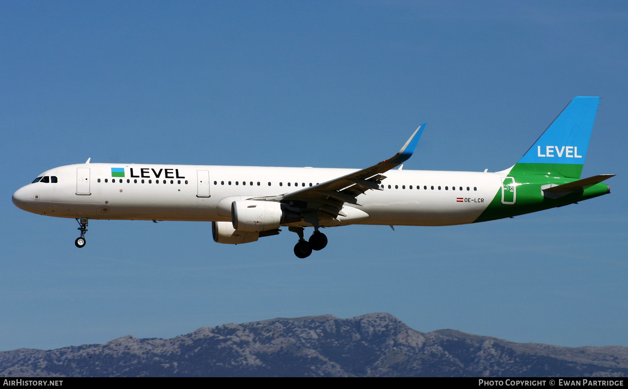 Aircraft Photo of OE-LCR | Airbus A321-211 | Level | AirHistory.net #835605