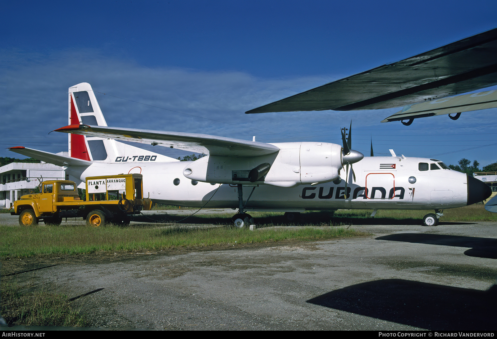 Aircraft Photo of CU-T880 | Antonov An-24V | Cubana | AirHistory.net #835697