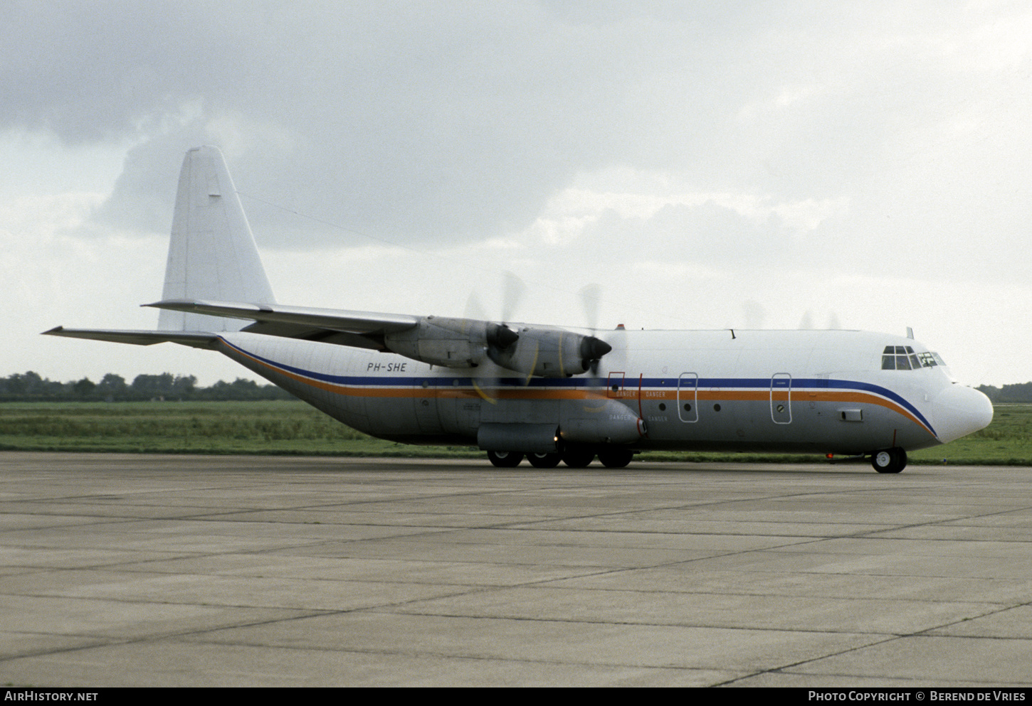 Aircraft Photo of PH-SHE | Lockheed L-100-30 Hercules (382G) | AirHistory.net #835715