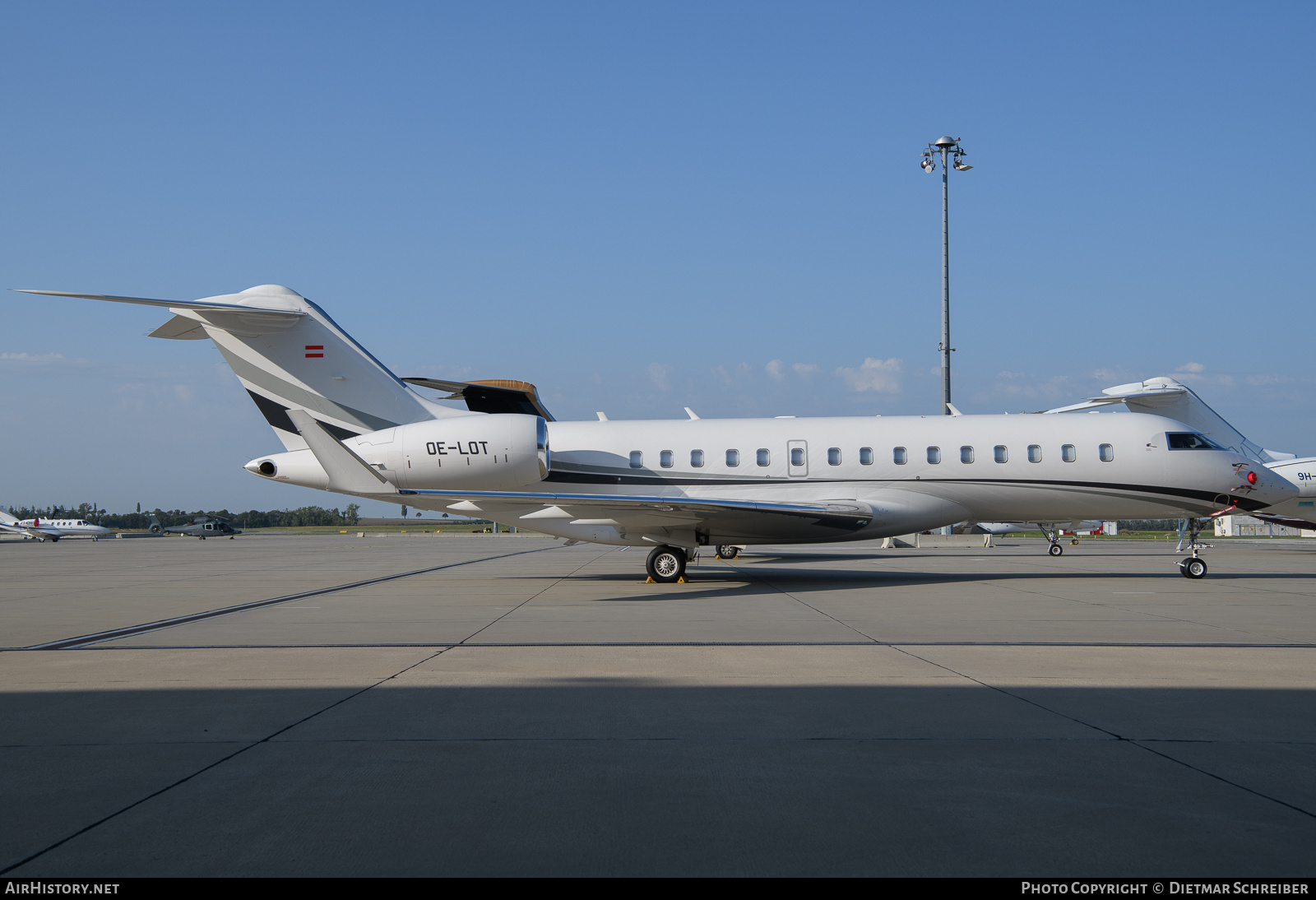 Aircraft Photo of OE-LOT | Bombardier Global 6500 (BD-700-1A10) | AirHistory.net #835830