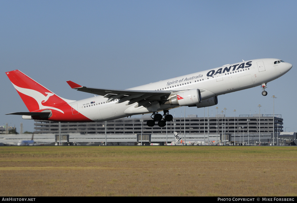 Aircraft Photo of VH-EBC | Airbus A330-202 | Qantas | AirHistory.net #835858