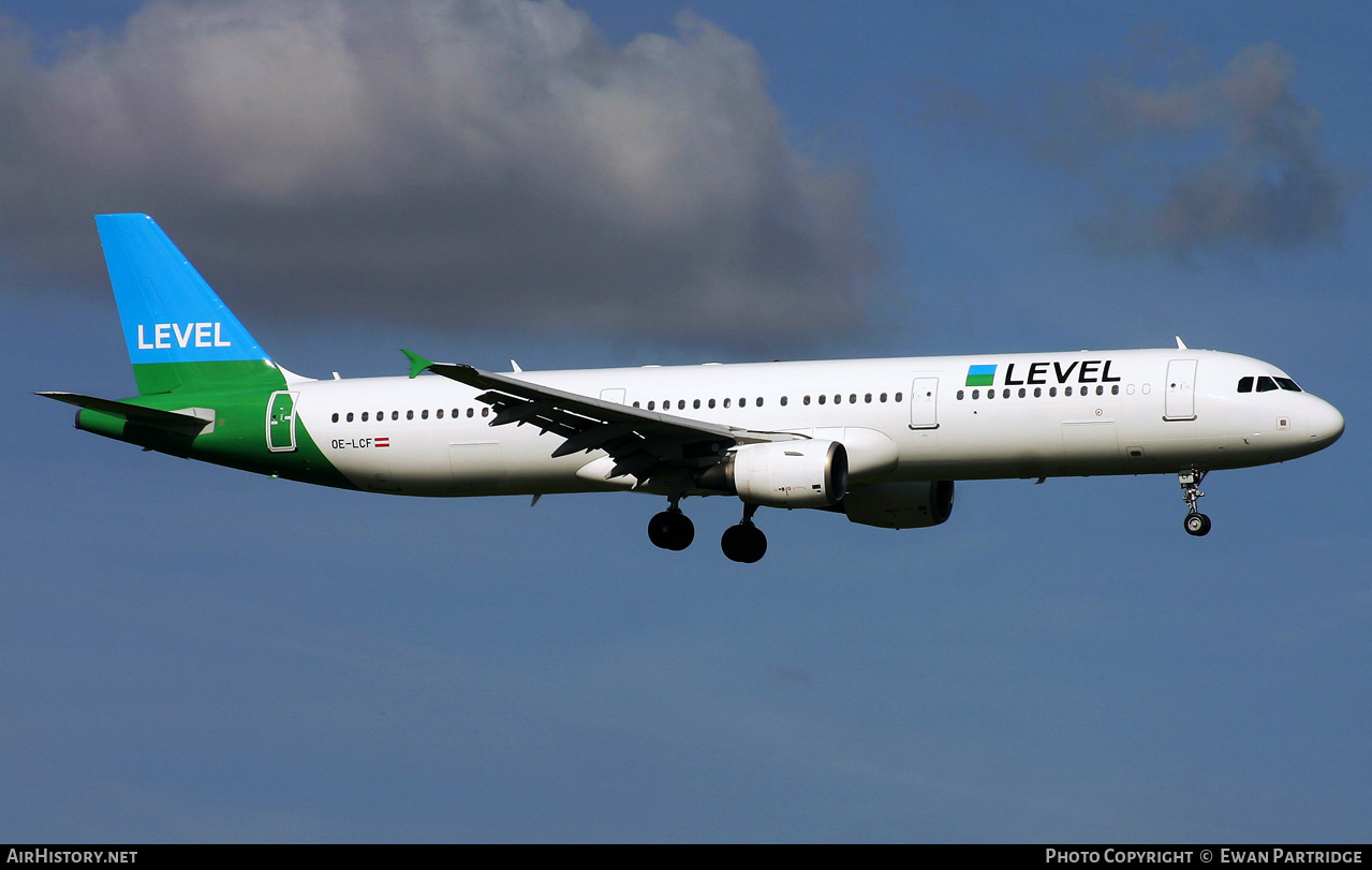 Aircraft Photo of OE-LCF | Airbus A321-211 | Level | AirHistory.net #835882