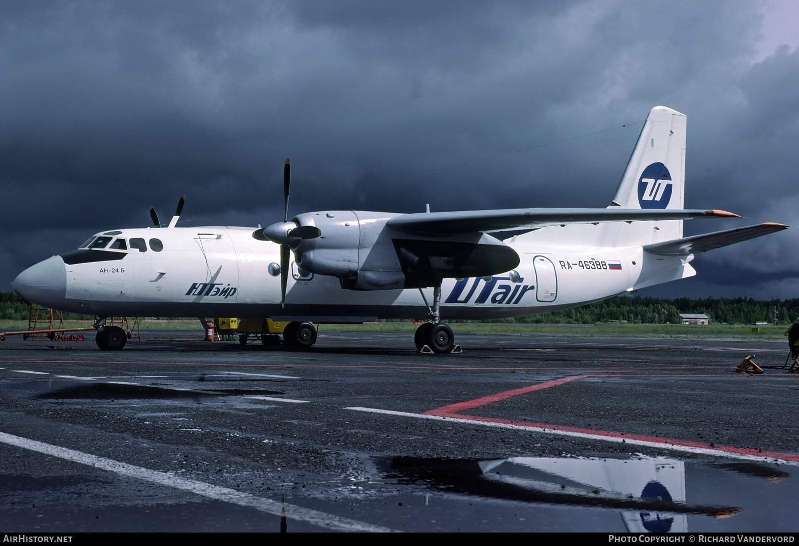 Aircraft Photo of RA-46388 | Antonov An-24B | UTair | AirHistory.net #835945