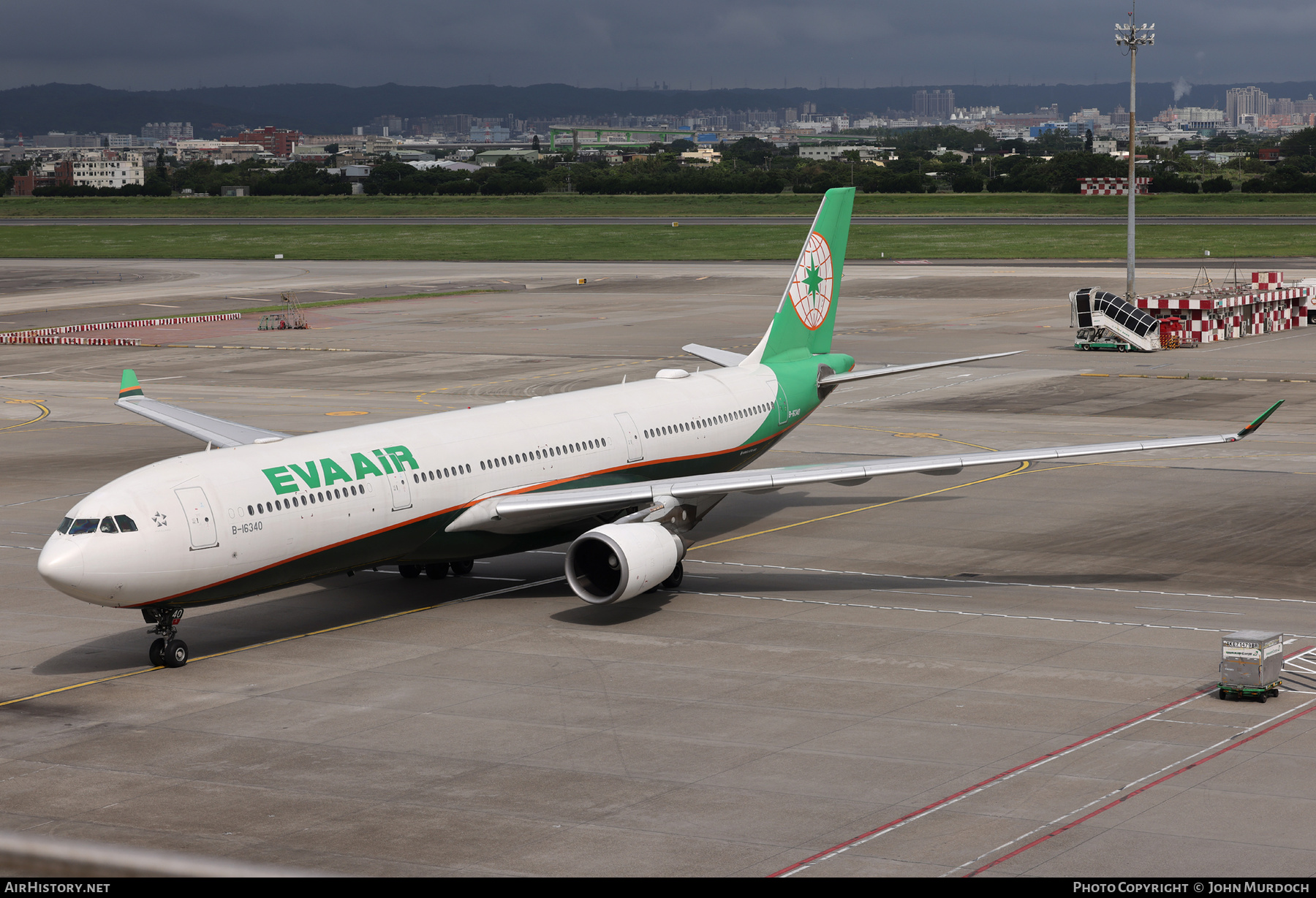 Aircraft Photo of B-16340 | Airbus A330-302 | EVA Air | AirHistory.net #836120