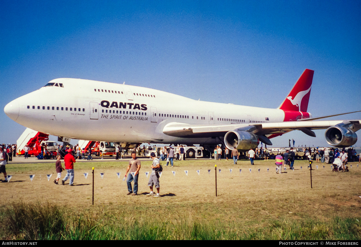 Aircraft Photo of VH-EBX | Boeing 747-338 | Qantas | AirHistory.net #836139