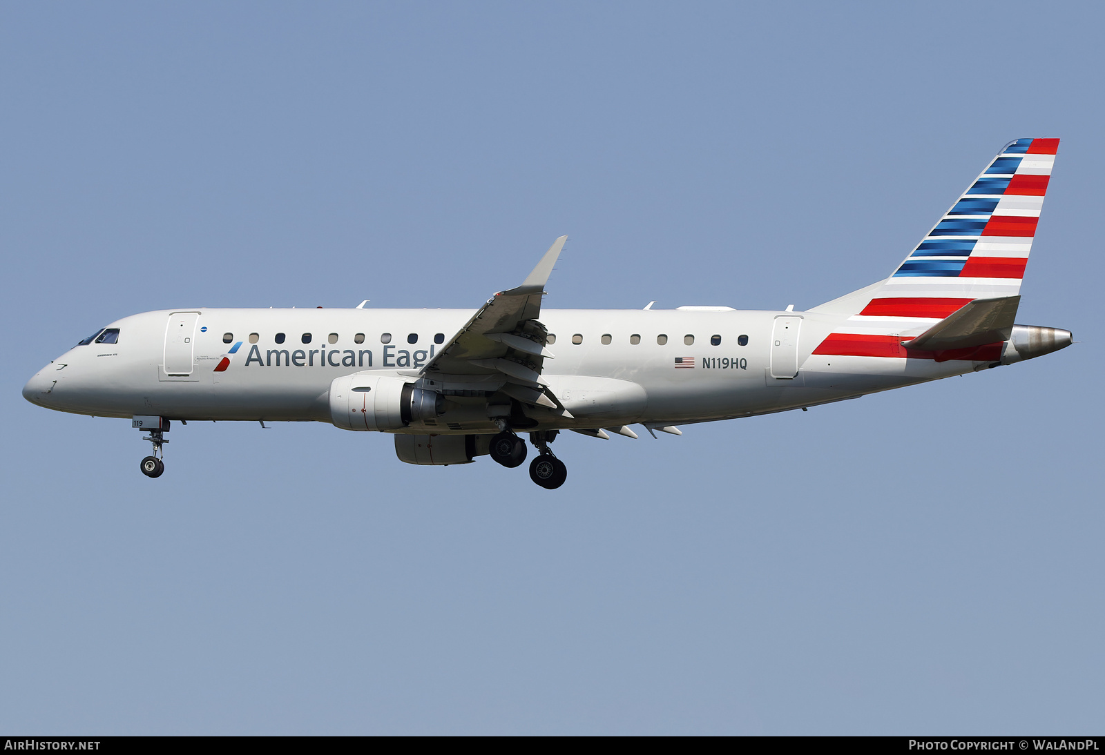 Aircraft Photo of N119HQ | Embraer 175LR (ERJ-170-200LR) | American Eagle | AirHistory.net #836259