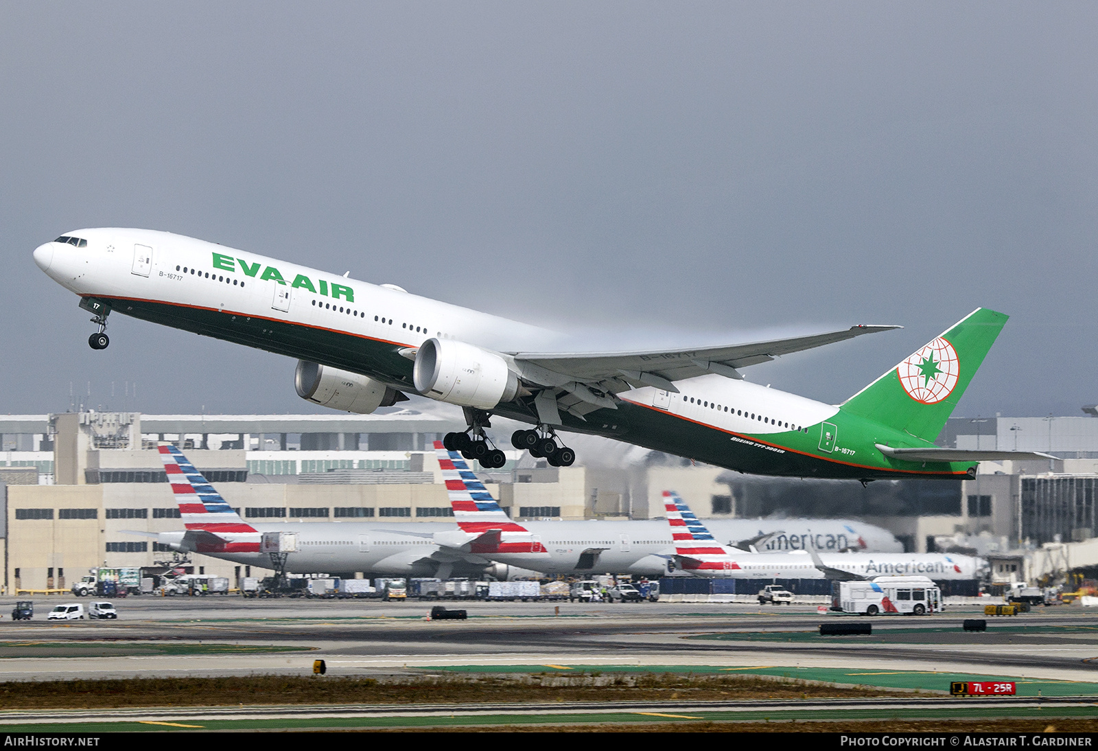 Aircraft Photo of B-16717 | Boeing 777-35E/ER | EVA Air | AirHistory.net #836380