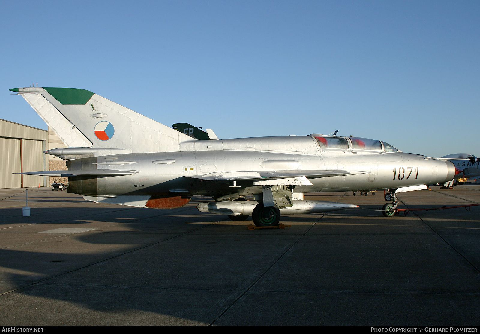 Aircraft Photo of N21EV / 1071 | Mikoyan-Gurevich MiG-21UM | Czechia - Air Force | AirHistory.net #836383
