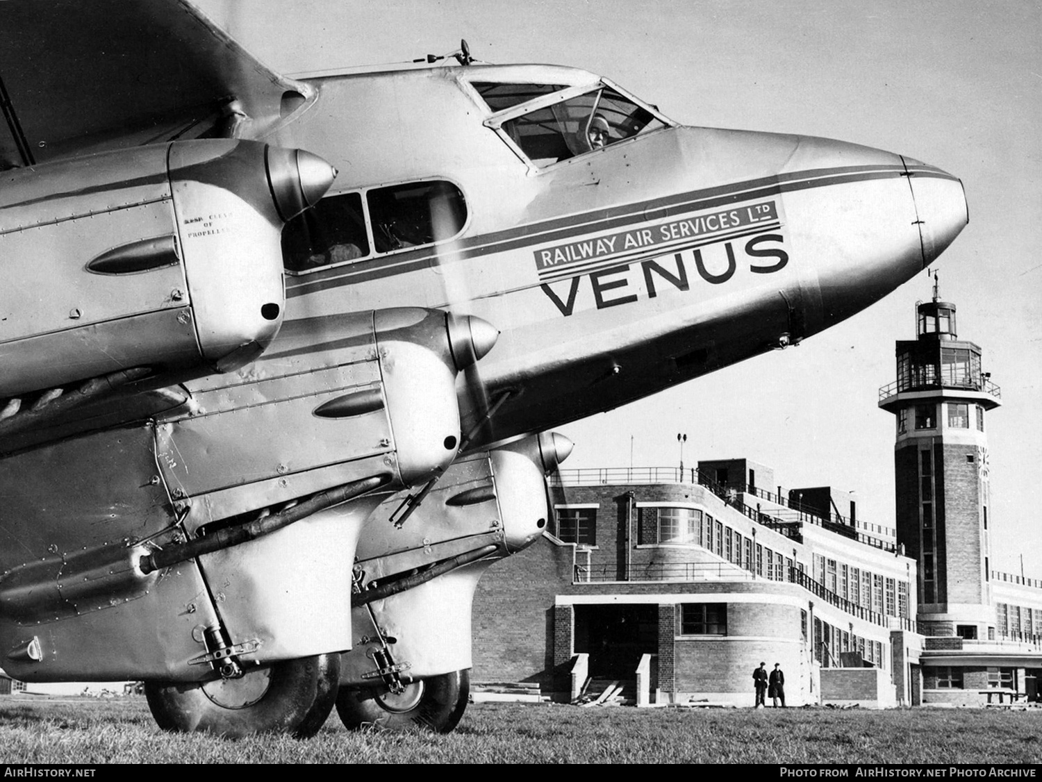 Aircraft Photo of G-AEWR | De Havilland D.H. 86 Express | Railway Air Services | AirHistory.net #836574
