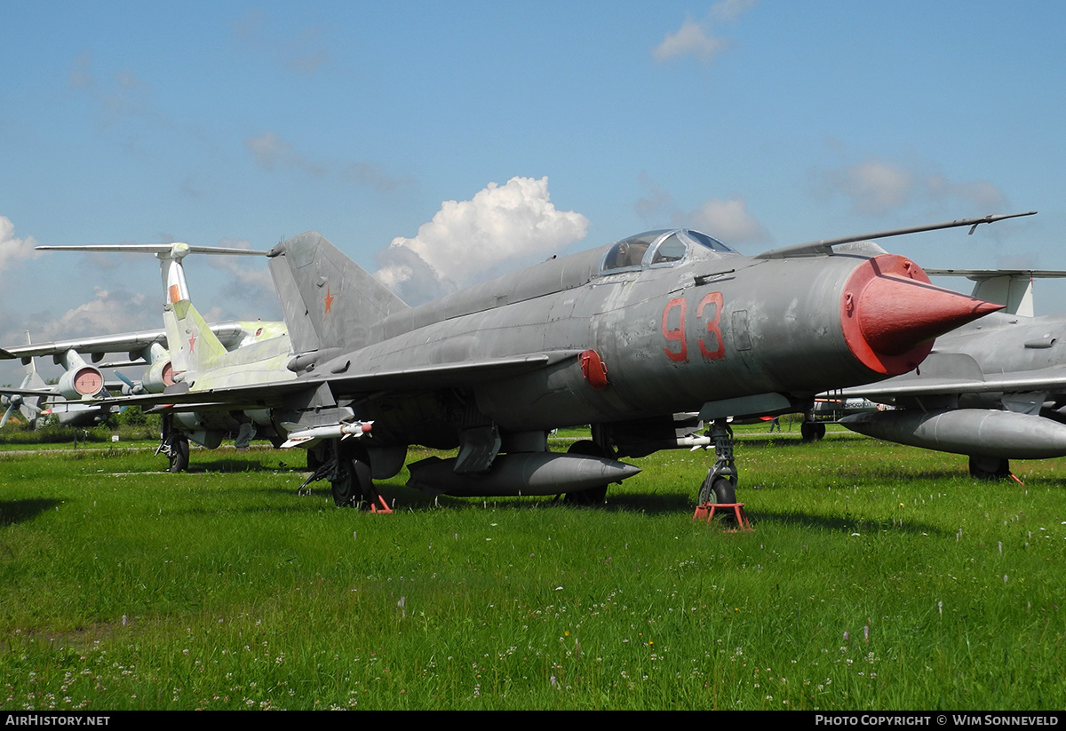 Aircraft Photo of 93 red | Mikoyan-Gurevich MiG-21S | Soviet Union - Air Force | AirHistory.net #836806