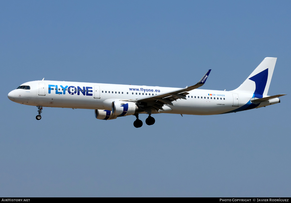 Aircraft Photo of ER-00009 | Airbus A321-211 | FlyOne | AirHistory.net #836993